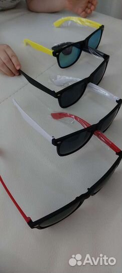 Солнцезащитные очки новые с цветными линзами нет
