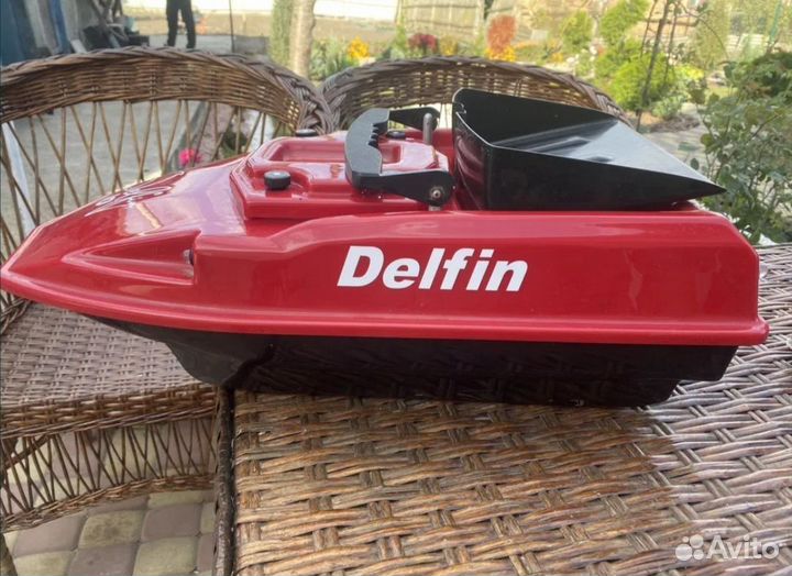 Кораблик для прикормки Delfin 10