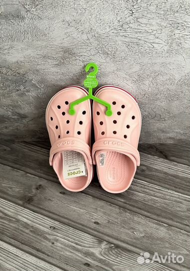 Новые Crocs для девочки
