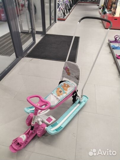 Снегокат с ручкой и колесами Ника Тимка мишка