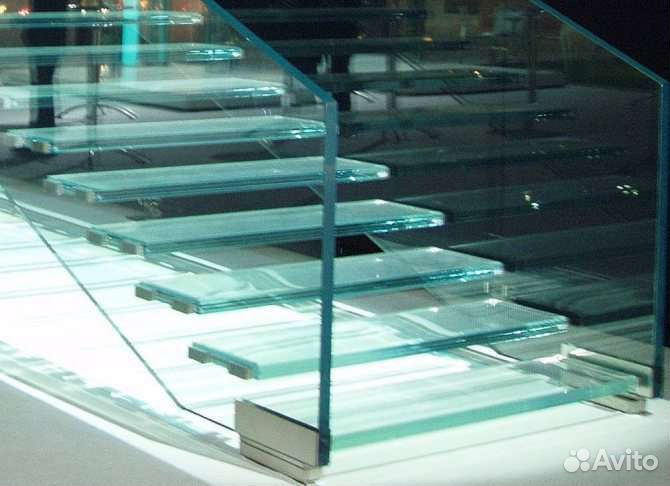 Изготовление стекол на спецтехнику