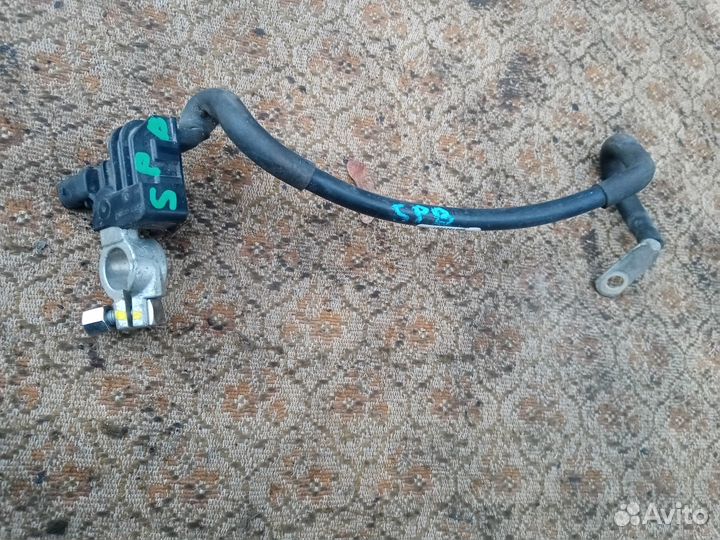 Клемма минус на Шкода Суперб 13г