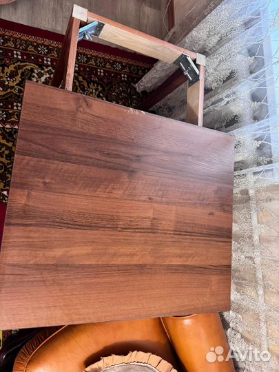 Стол обеденный