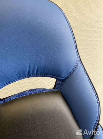 Компьютерное кресло. Гарантия 1 год