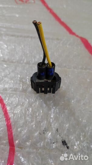 Штекер на насос омывателей Nissan Teana L33