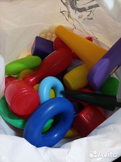 Развивающие игрушки для малышей разного ввида