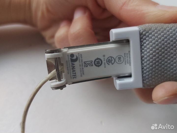 Сломанные наушники JBL