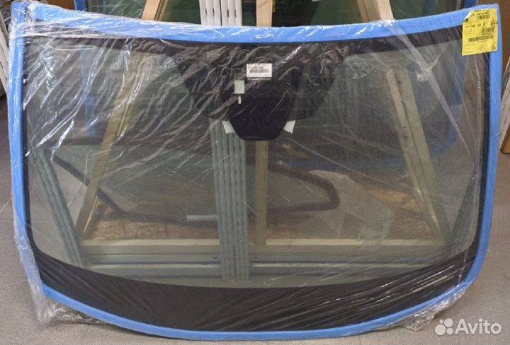 Стекло лобовое Mazda CX-30'2019/21 W/head-UP disp