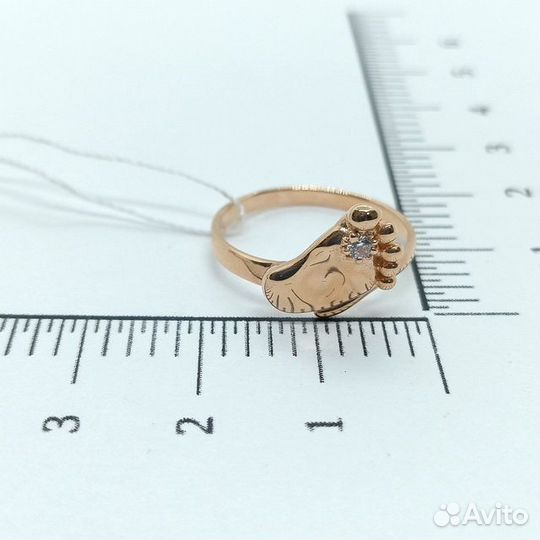 Золотое кольцо с камнем 18р