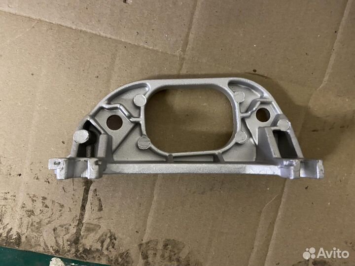 Крепление двигателя правое