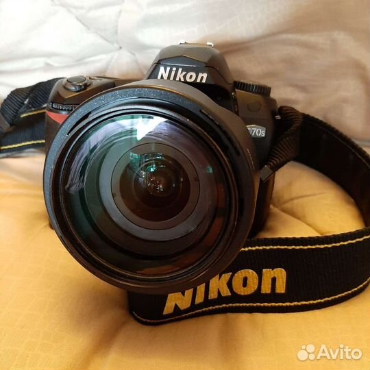 Зеркальный фотоаппарат nikon D70s, canon EOS 1100D