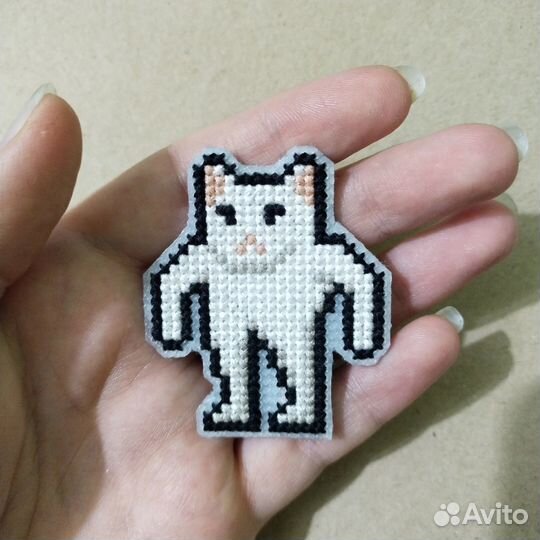 Значок (брелок) -вышивка по аниме/играм