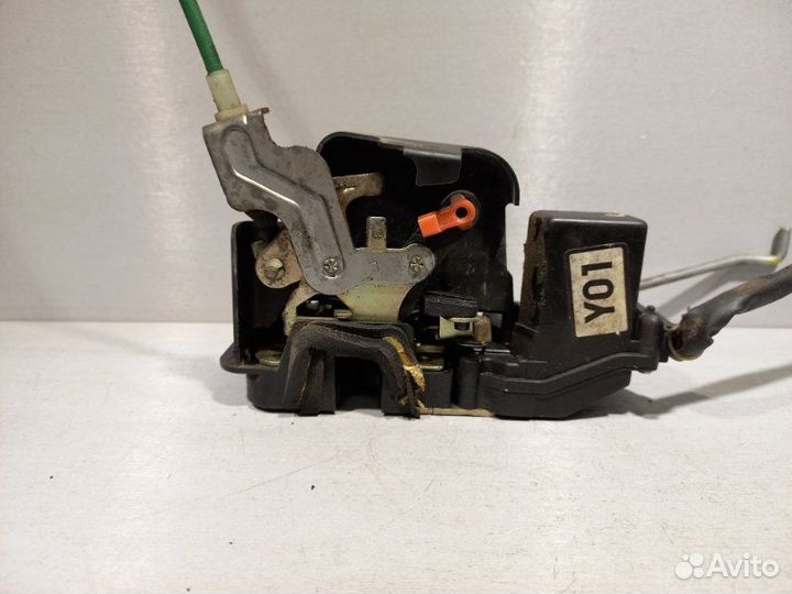 Замок двери передний левый Kia Sorento D4CB 2002