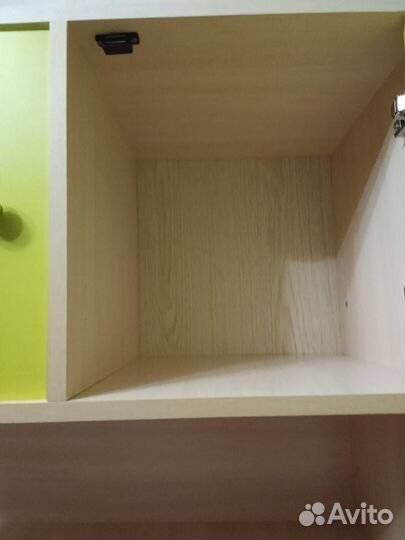 Письменный стол для школьника со шкафом