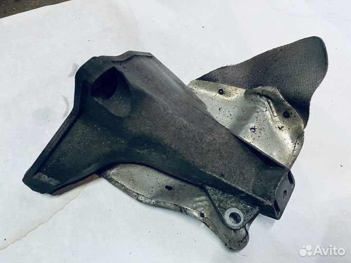 Опоры двигателя VAG Passat B5 A4 A6 Superb