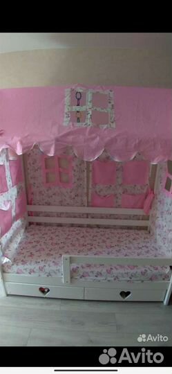 Детская кроватка домик