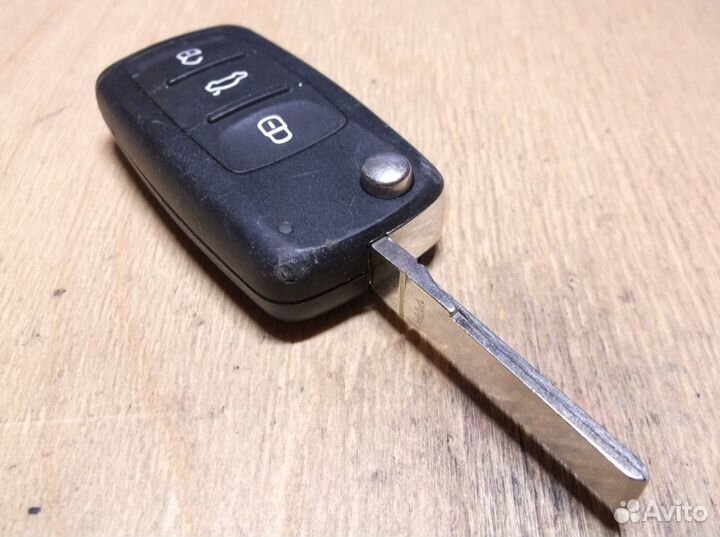 3TO 837 202 H Skoda чип ключ 3 кнопки 434 MHz