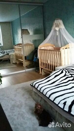 Кроватка детская с поперечным маятником