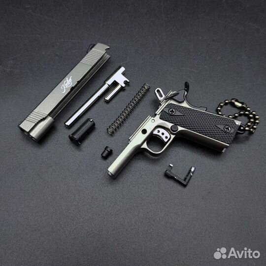 Модель пистолета Colt Kimber 1911 масштаб 1:3