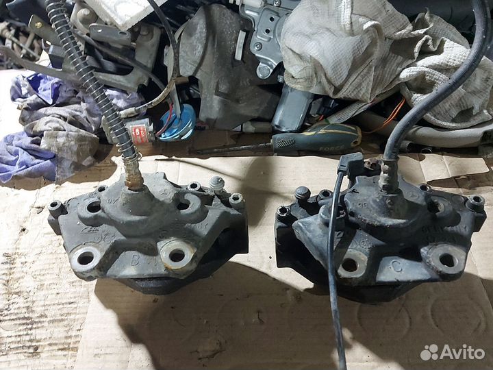 Супорт задний тормозной Мерседес 215, 220