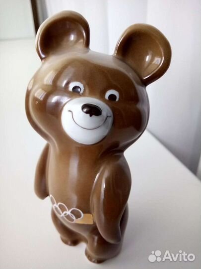 Статуэтка фарфор