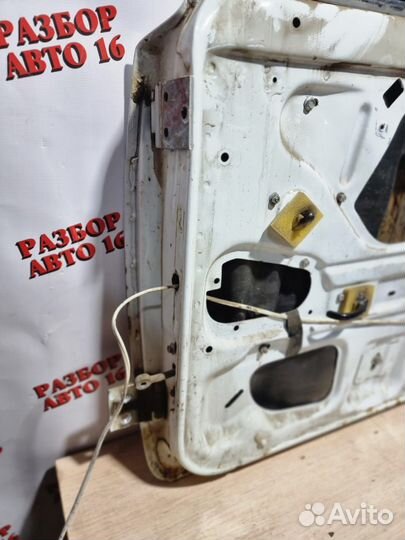 Передняя правая дверь ваз-2107