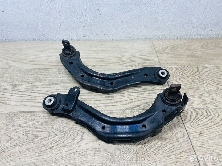 Рычаги задние верхние комплект Honda Civic 4D