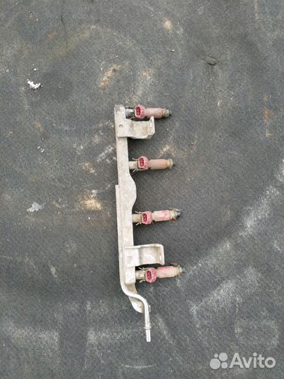 Топливная Рампа 1.6л Mazda 3 BK