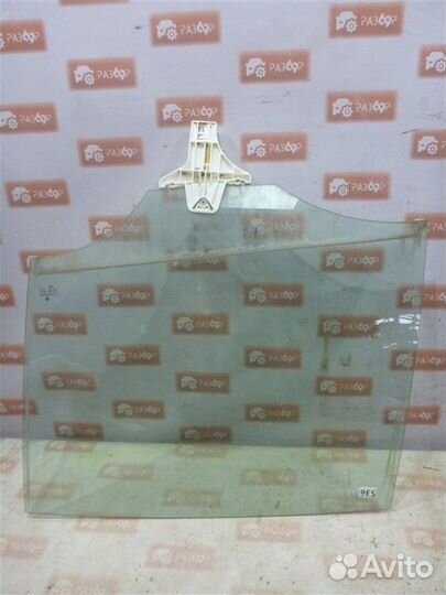 Стекло двери заднее левое Volkswagen Golf 5K1 cgga