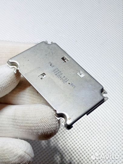 Sony Ericsson M600i. Прижимная пластина. Ориг