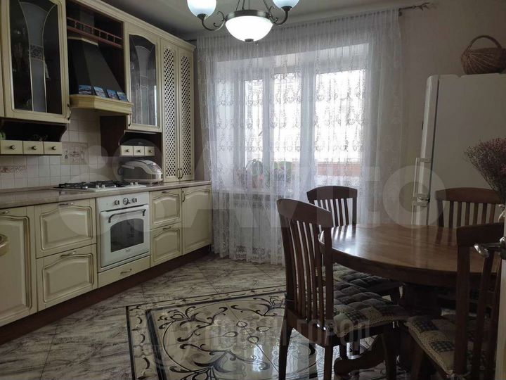 3-к. квартира, 100 м², 2/3 эт.