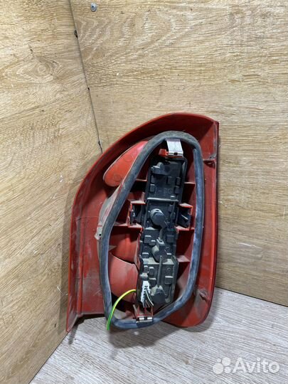 Фонарь задний левый Citroen Xsara Picasso 111504