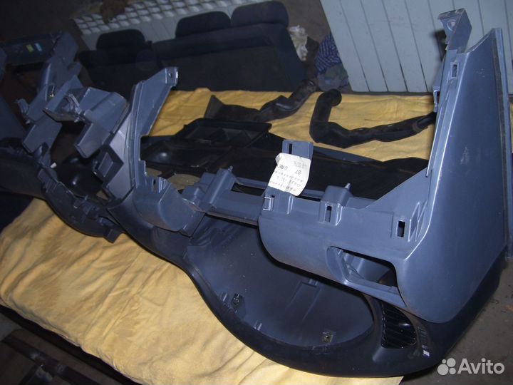 Ниссан альмера N 16 торпедо