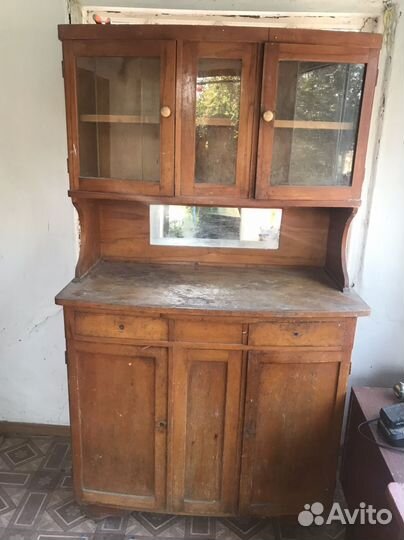 Старинный буфет