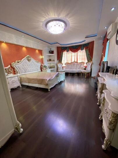 3-к. квартира, 120 м², 6/9 эт.