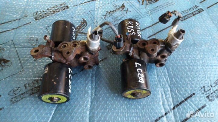 Насос гидроподвески Toyota Land Cruiser 200