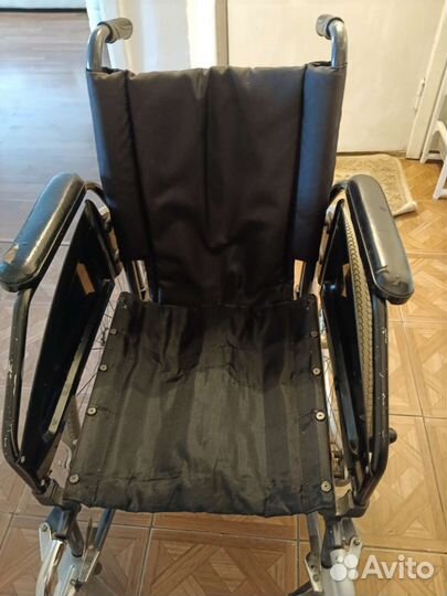 Инвалидная коляска складная (б/у)