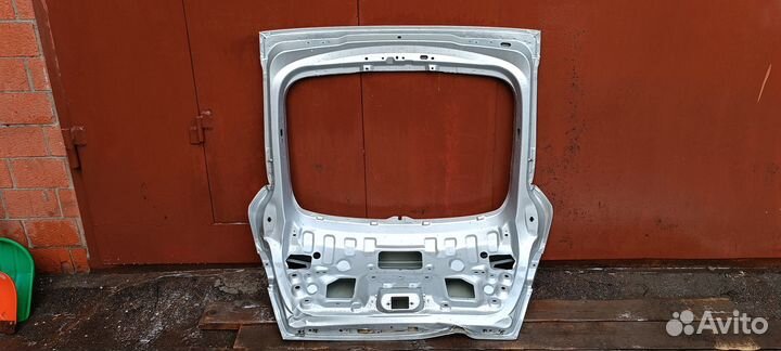 Крышка багажника Renault Arkana