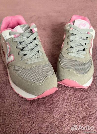 Женские кроссовки New Balance 574