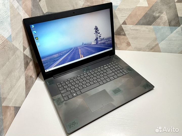 Lenovo 17 дюймов как новый