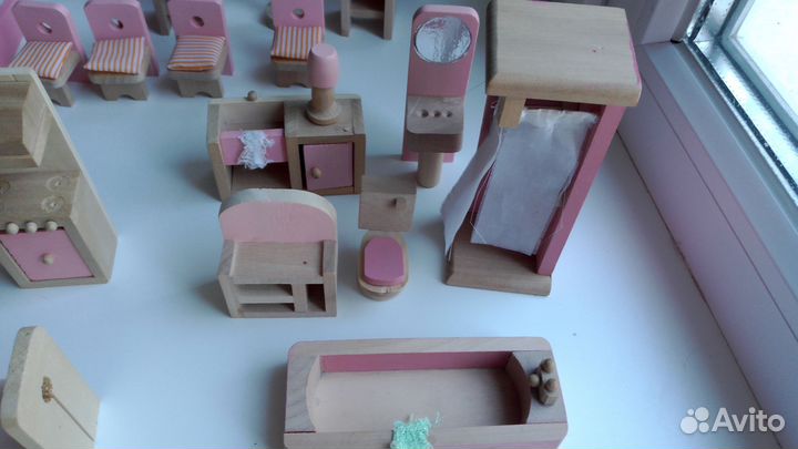 Мебель для кукольного дома