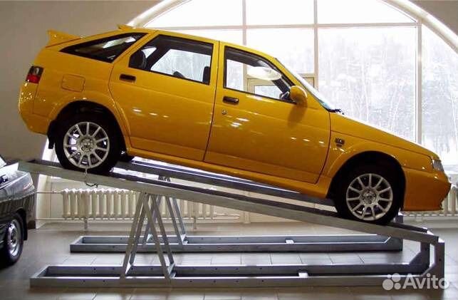 Автомобильный подиум. Сцена