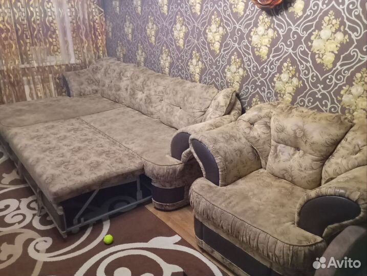 Угловой диван бу и кресло