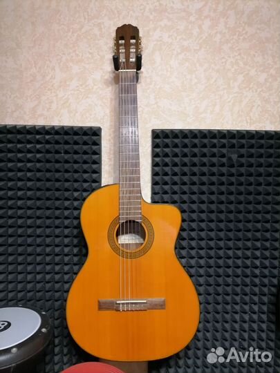 Классическая гитара с вырезом Takamine EG124C