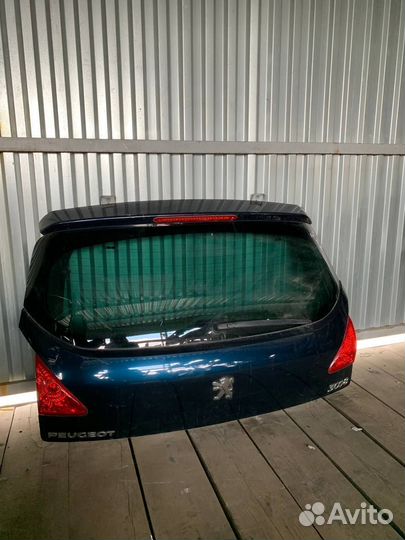 Крышка багажника Пежо 3008 дефект Peugeot 3008