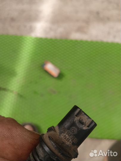 Датчик температуры воздуха на впуске Mercedes Benz