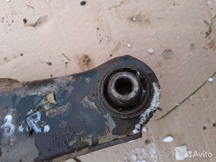 Задний поперечный рычаг Mitsubishi lancer X