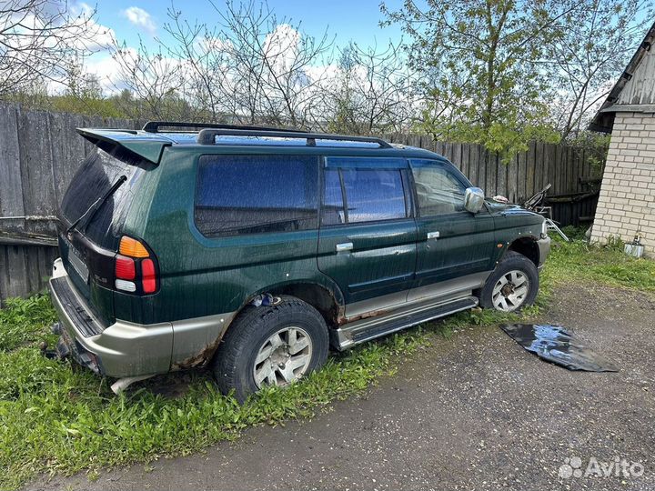 Mitsubishi Pajero Sport 3.0 AT, 2000, битый, 300 000 км