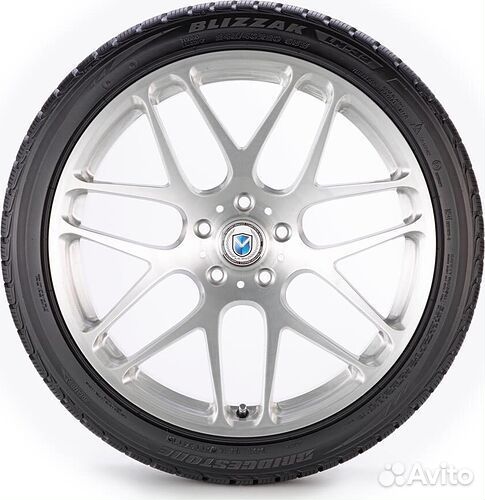 Bridgestone Blizzak LM-32 225/50 R17 94H