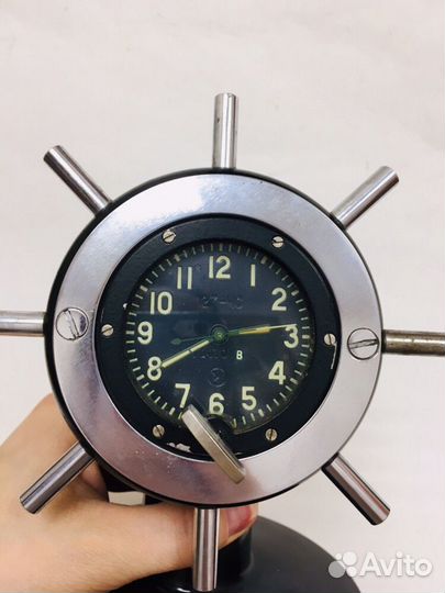 Настольные часы. 127-чс. Бакелит. СССР. Рабочие